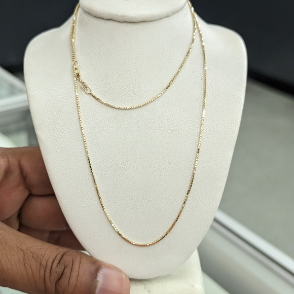 14kt real solid gold box chain 1mm 22 Inch - Picture 8 of 8